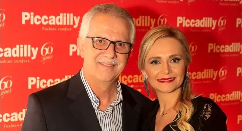 Cristine Grings Nogueira na oslavě 60. výročí značky Piccadilly